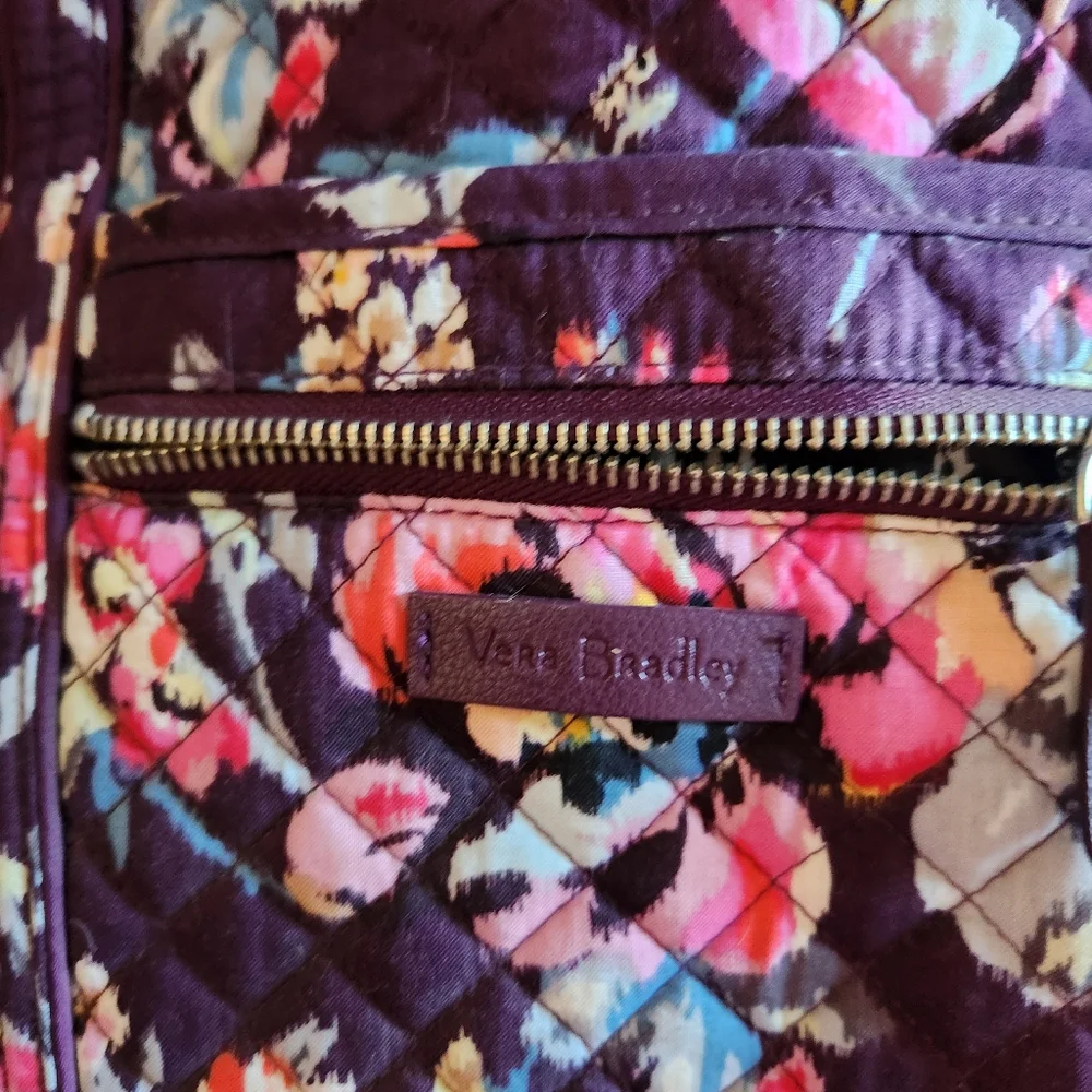 ❤️ 💕Vera Bradley Purse Purple With Floral Print. - Picture 2 of 4